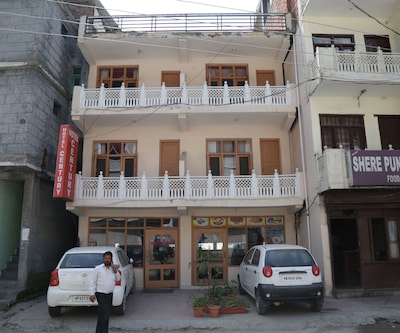 Hotel Century Gangri